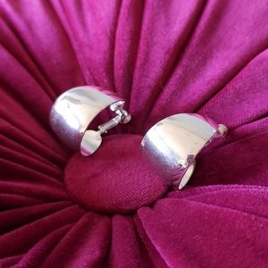 Silver Tone Screw Back Earrings